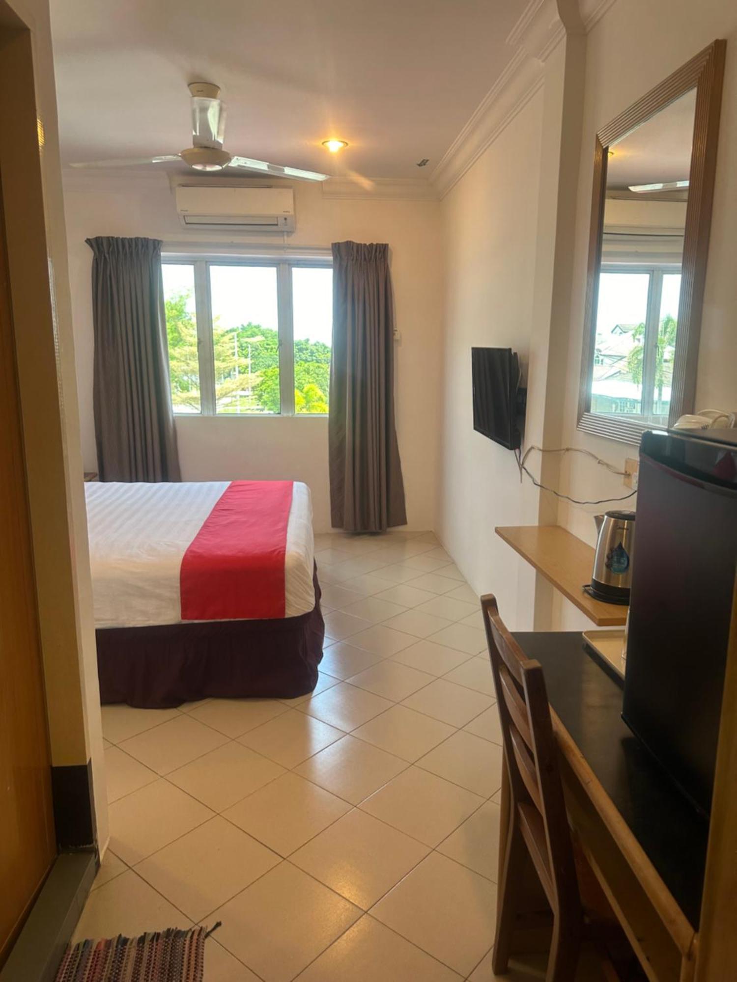 V Hotel Teluk Intan Exteriér fotografie