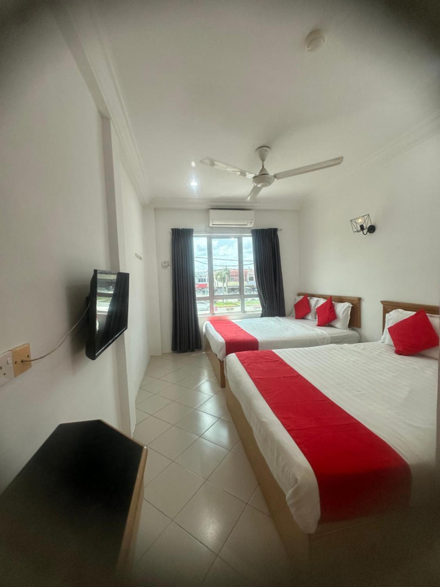 V Hotel Teluk Intan Exteriér fotografie