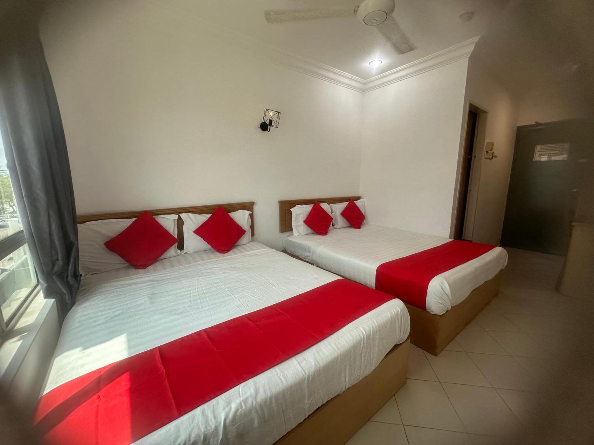 V Hotel Teluk Intan Exteriér fotografie
