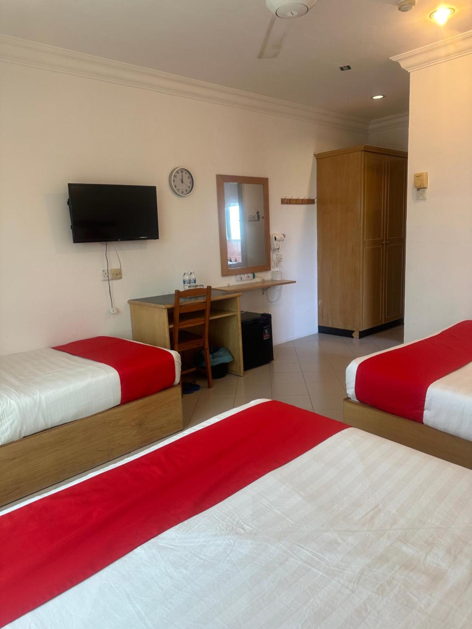 V Hotel Teluk Intan Exteriér fotografie