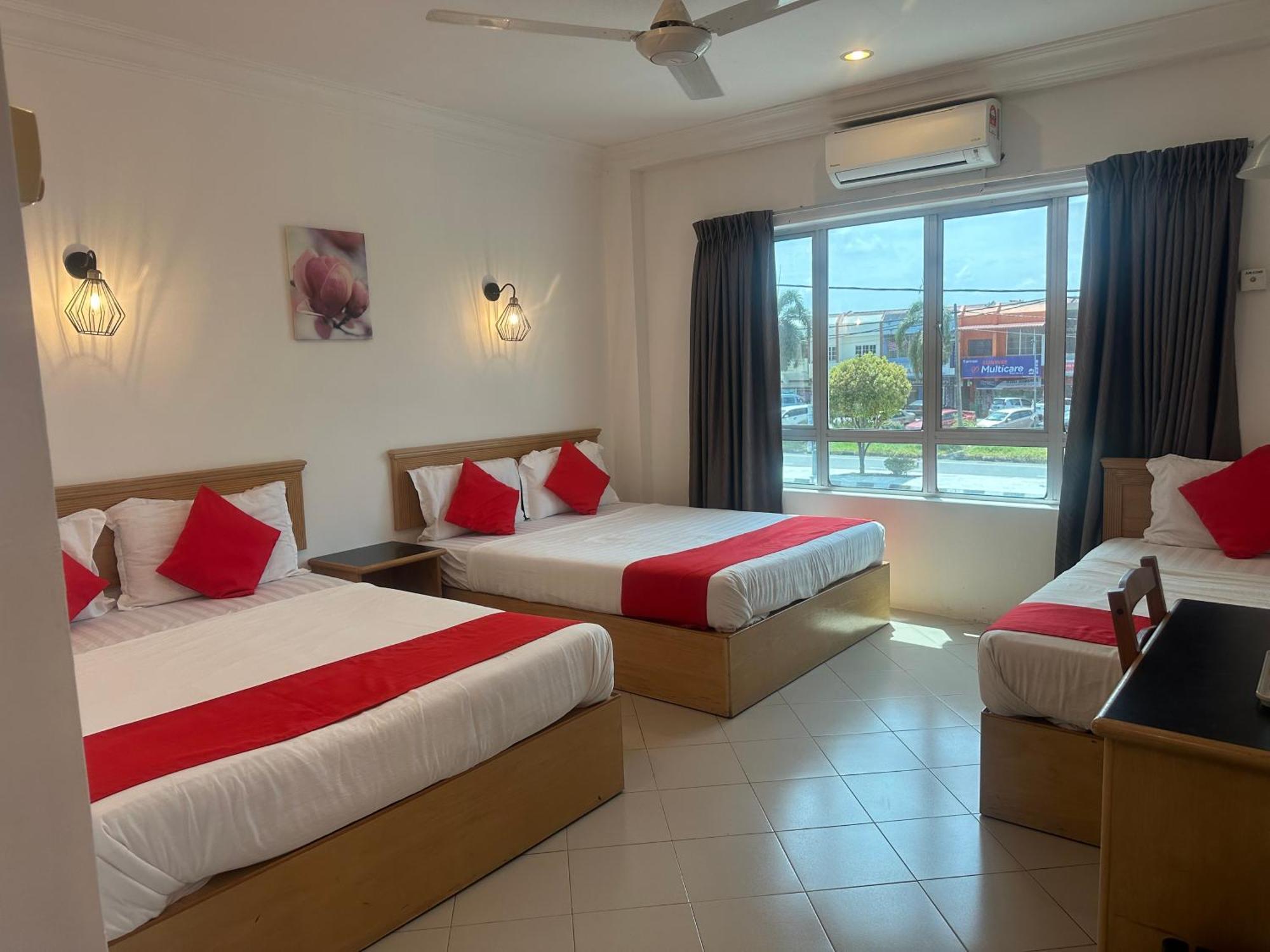 V Hotel Teluk Intan Exteriér fotografie