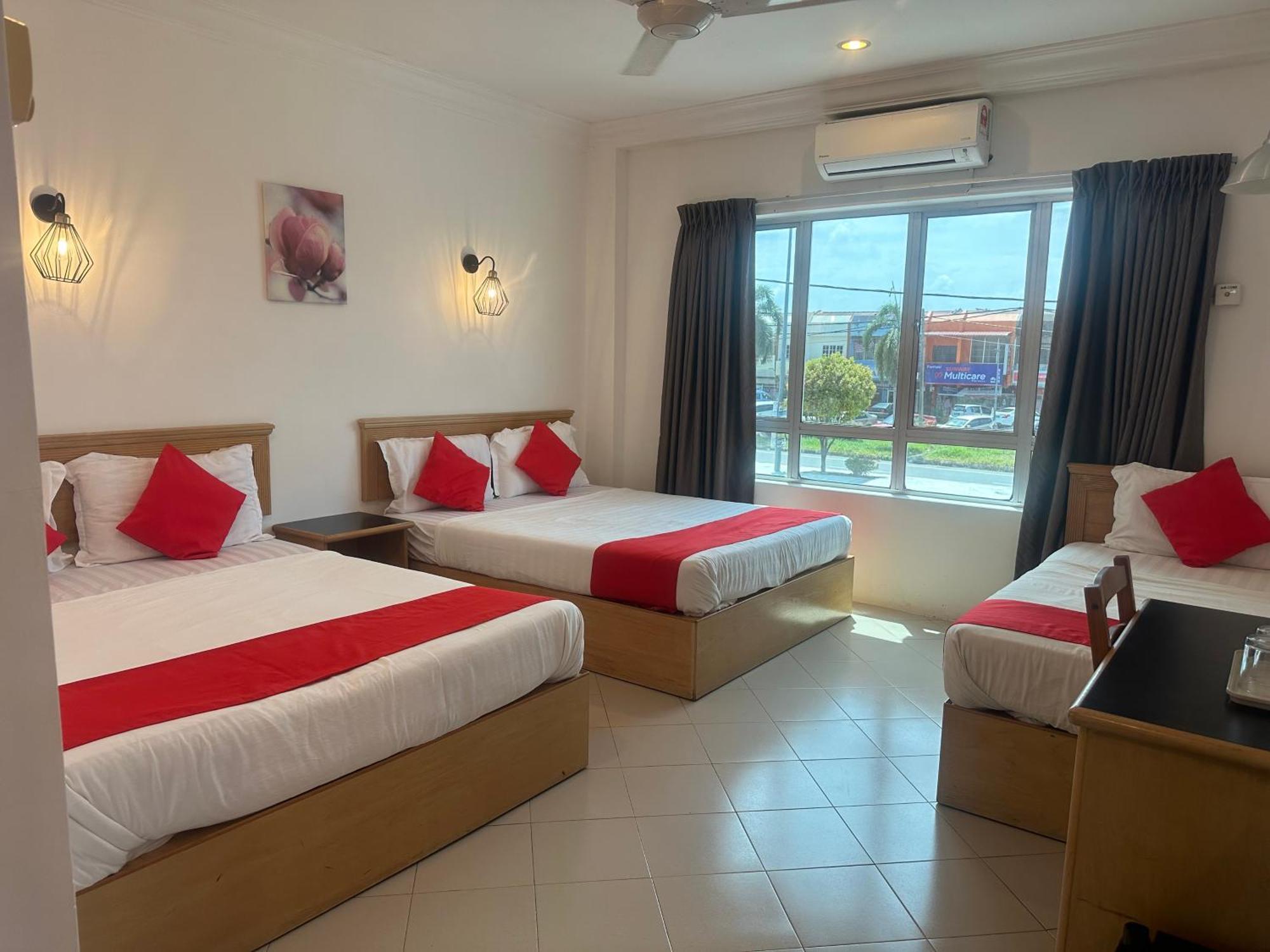 V Hotel Teluk Intan Exteriér fotografie